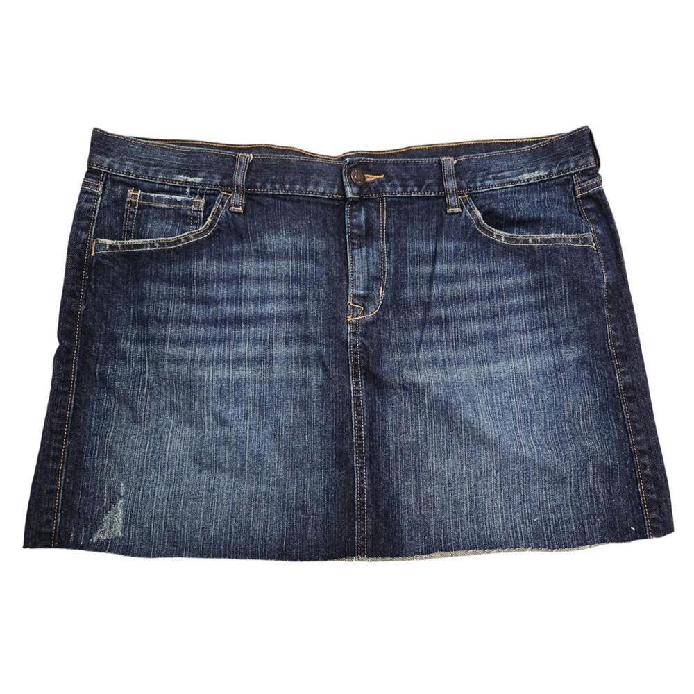 Old Navy Jean Skirt with Button Back pockets Women's Size 16 New Without Tags
